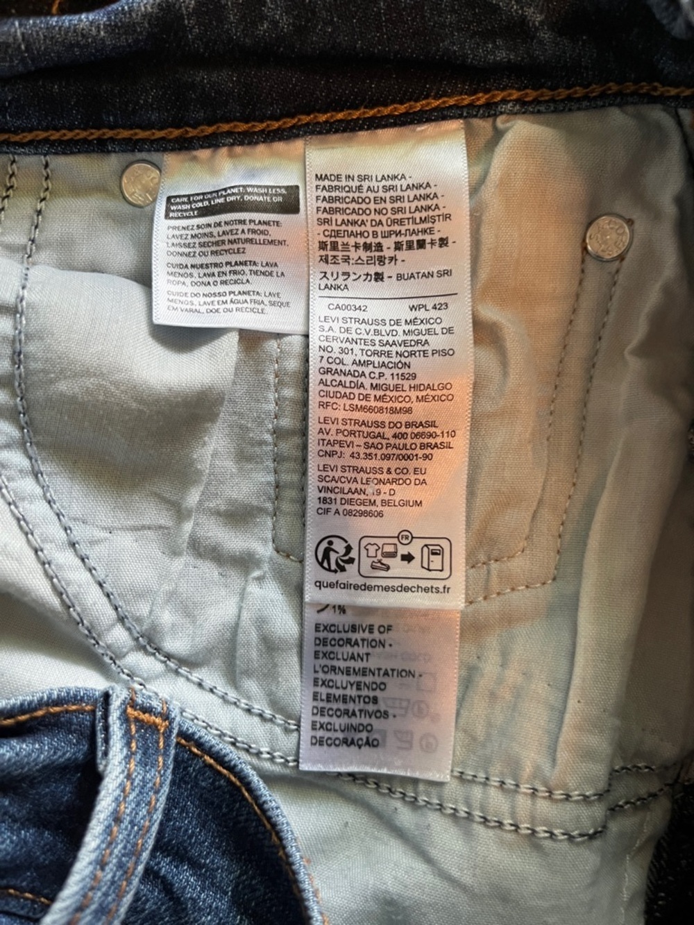 Levi’s Wedgie Straight High Rise Size 28 - Picture 11 of 16